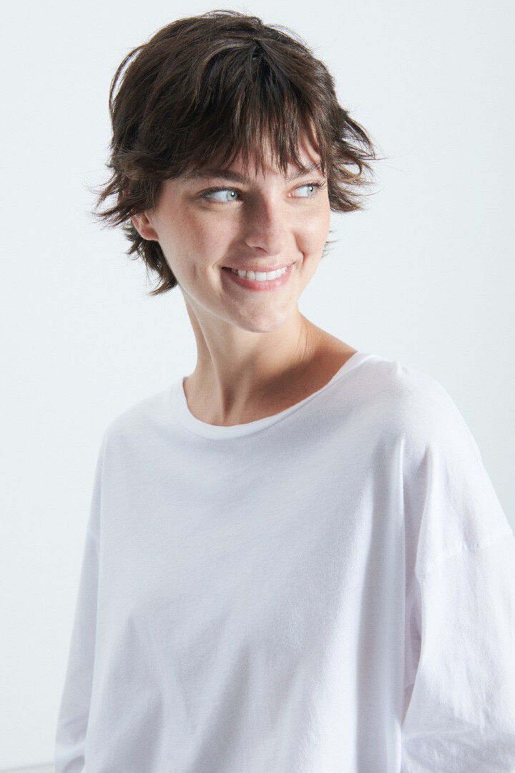 Apo02dh25 T-Shirt White