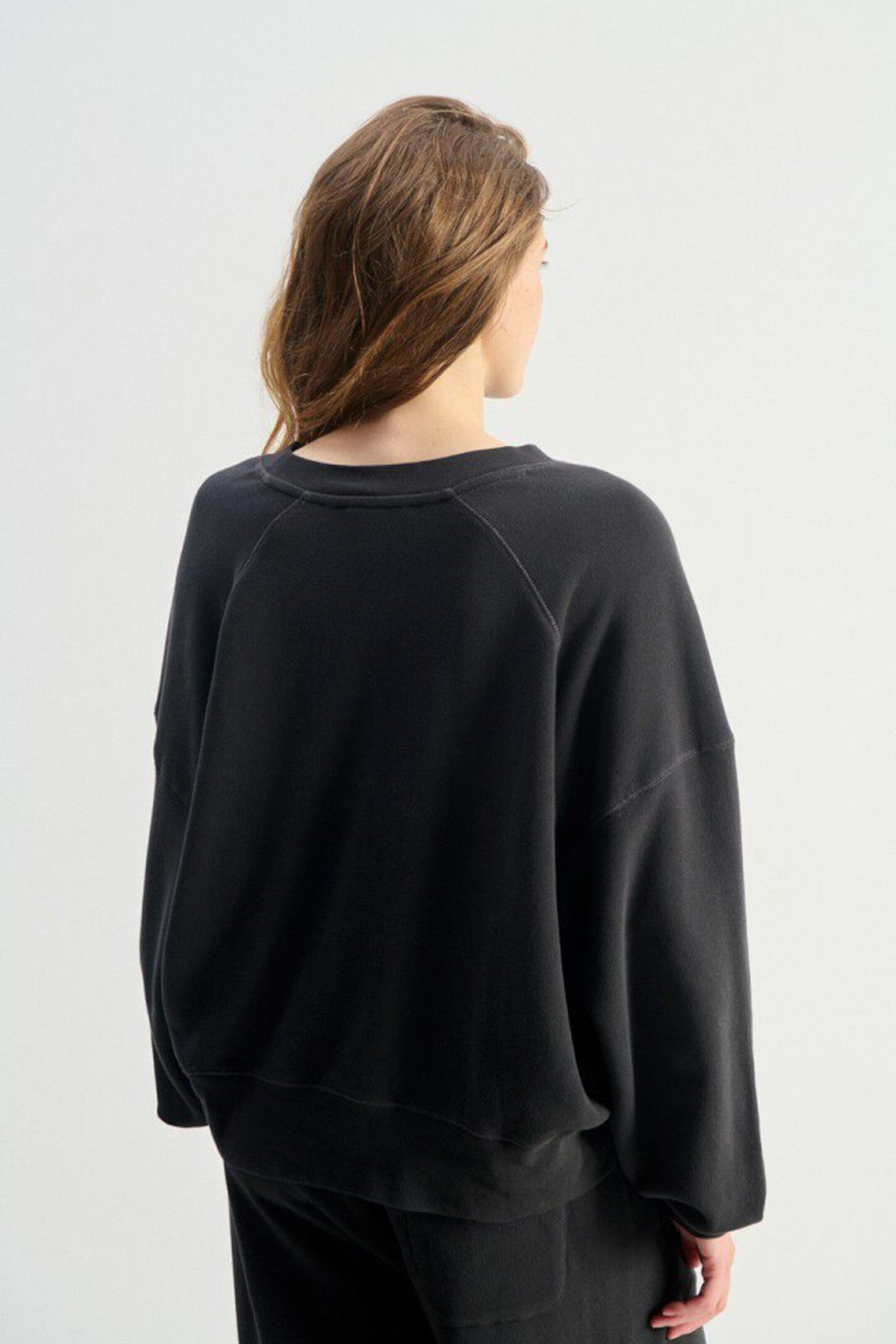 Atu03bh25 Sweater Darkness