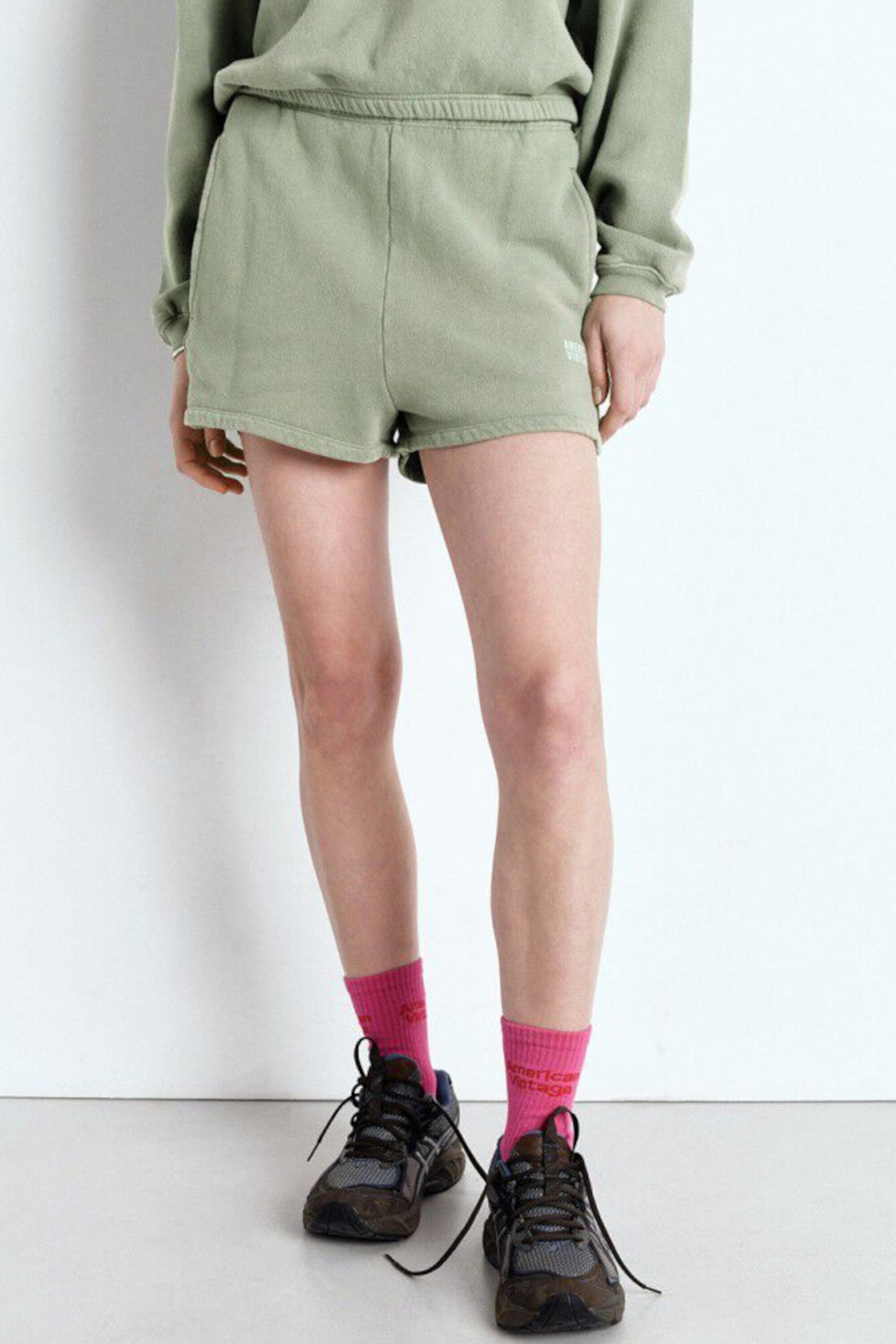 IZU09AE25 short Vintage Clay