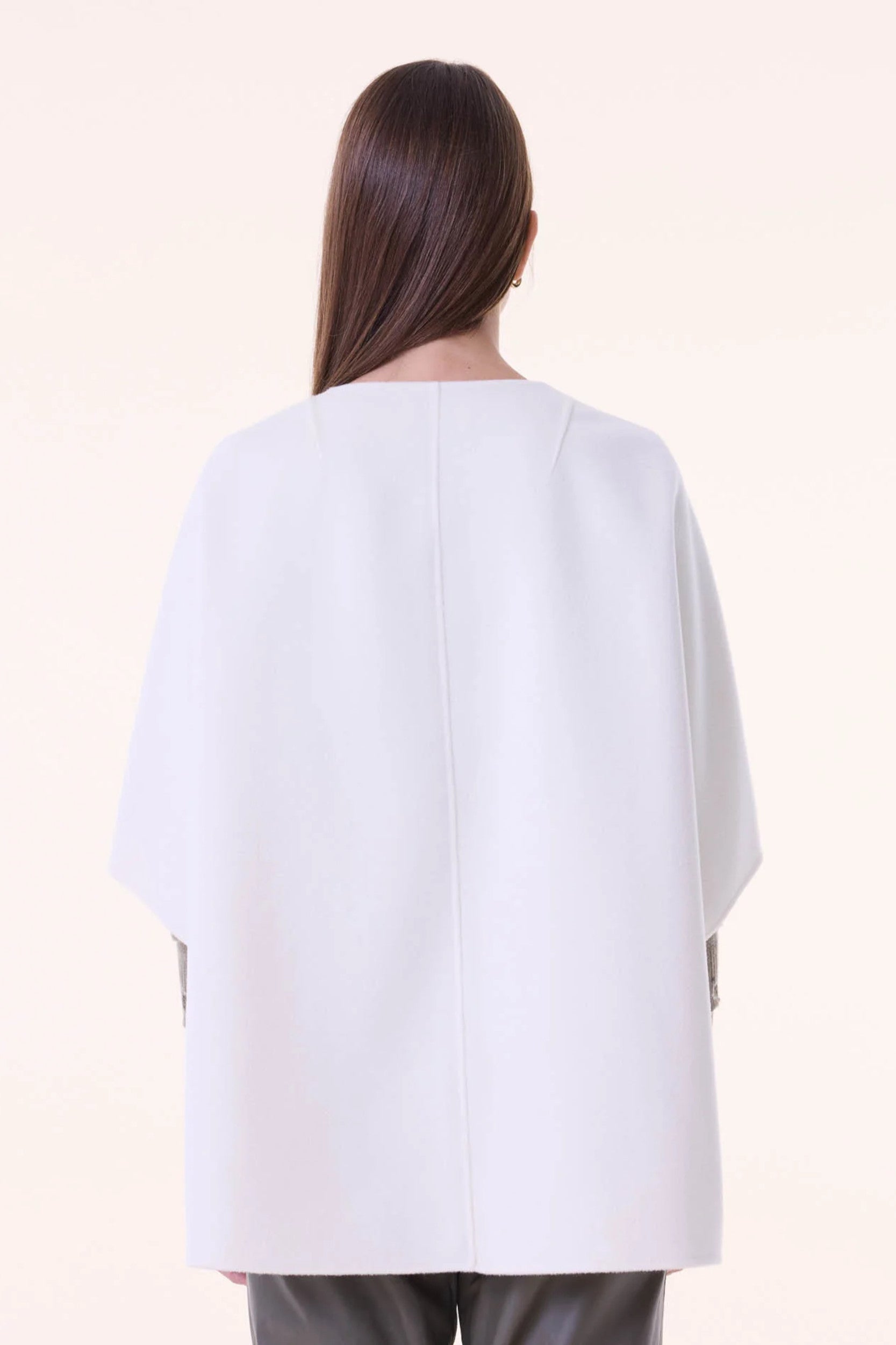 Asi Cape White