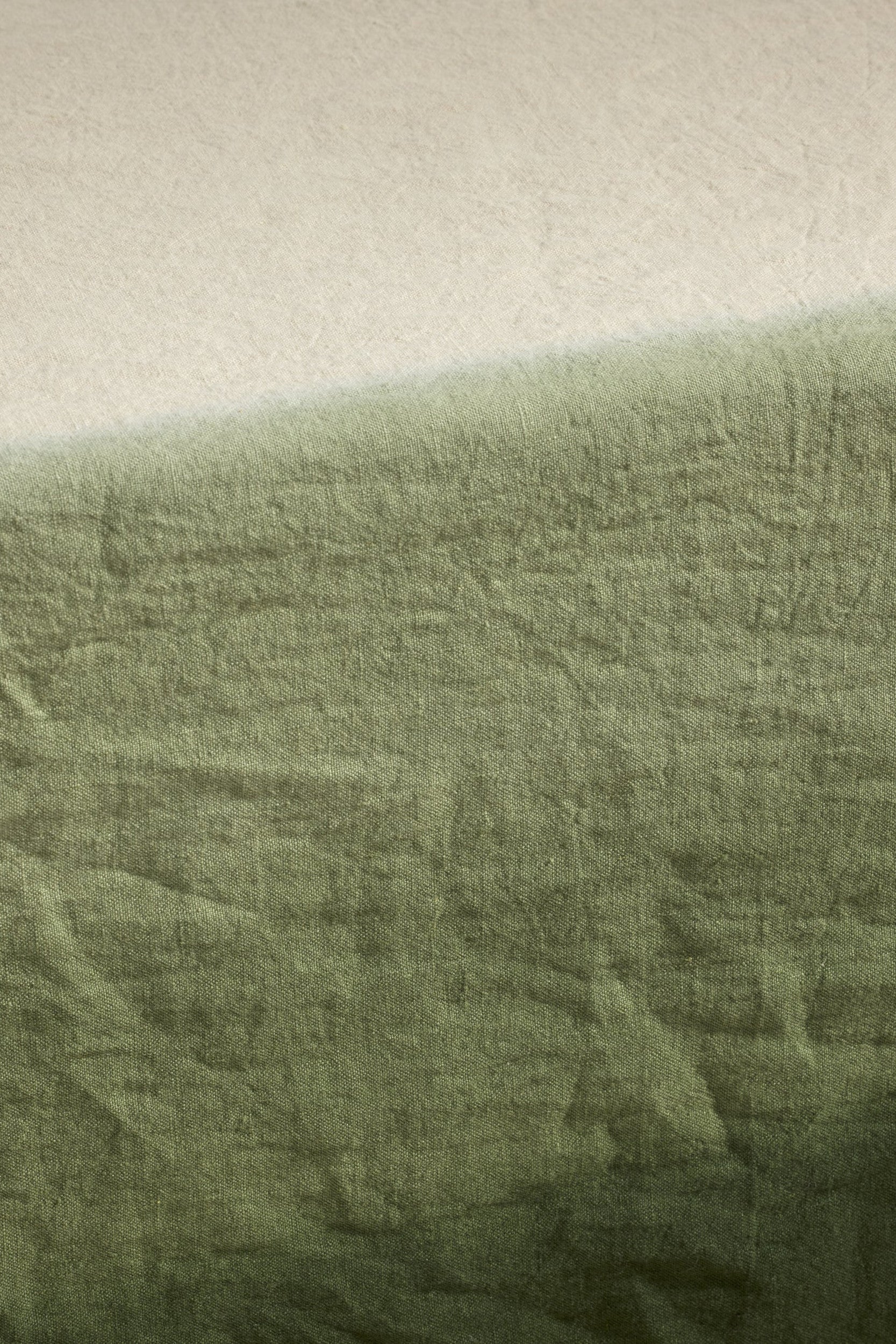 Tablecloth Dip Dye Forest