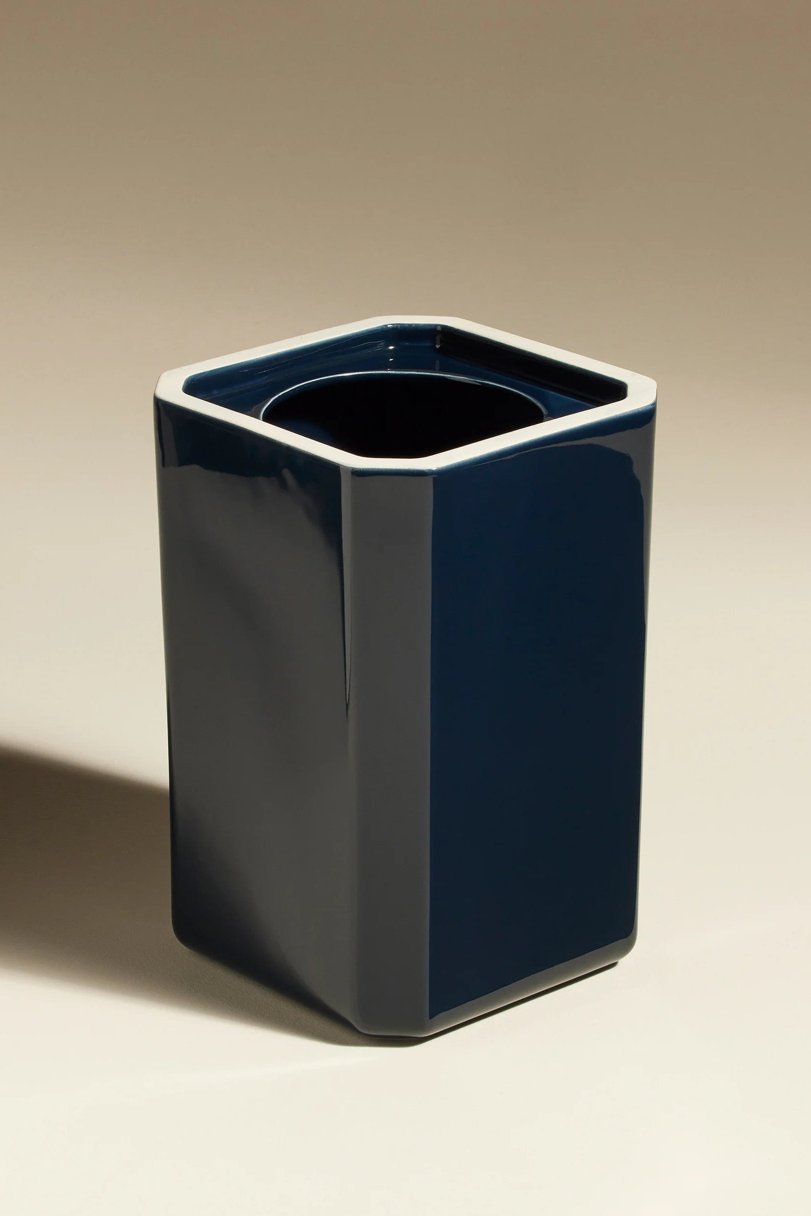 Facettes Vase Blue Black