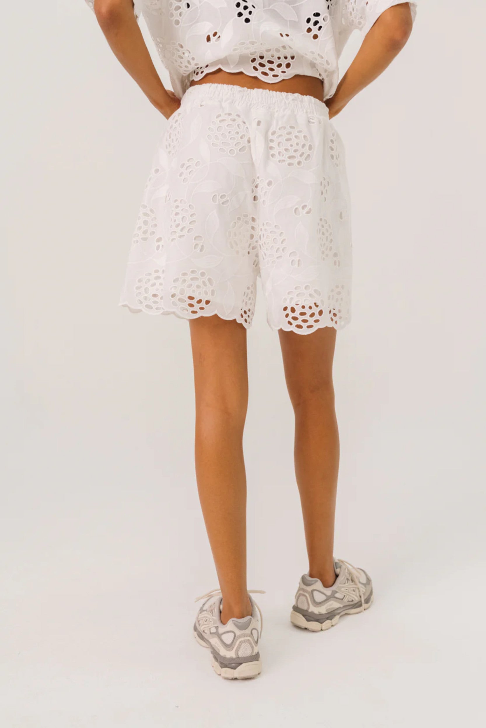 Lilo Flower Short White