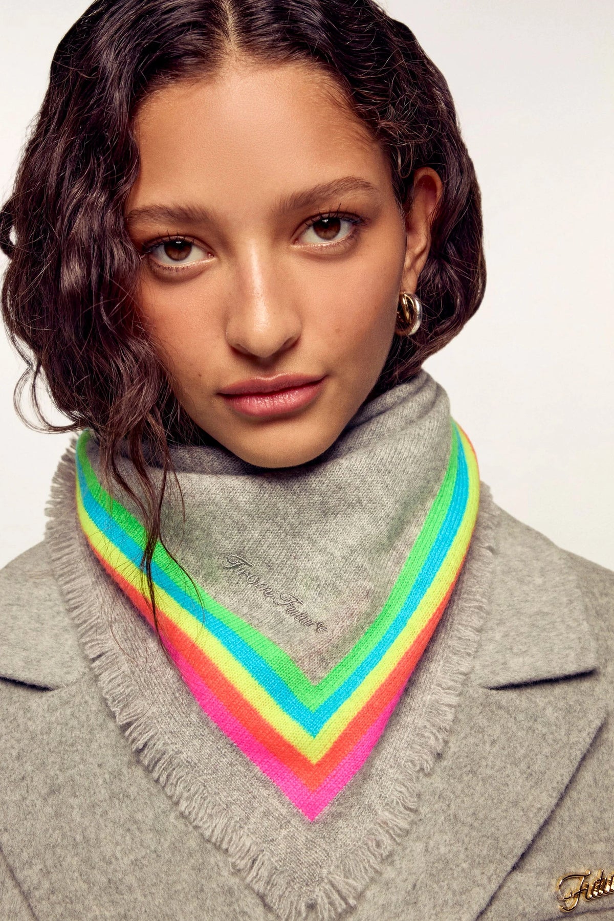 PERMAFO02785 Foulard Gris chine fonce f From Future, vue 2
