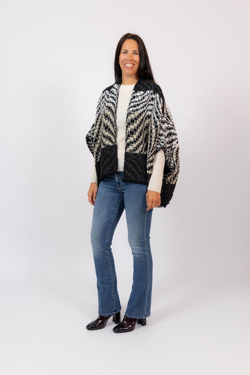 Bella Lose Cardigan Black Sand Beach