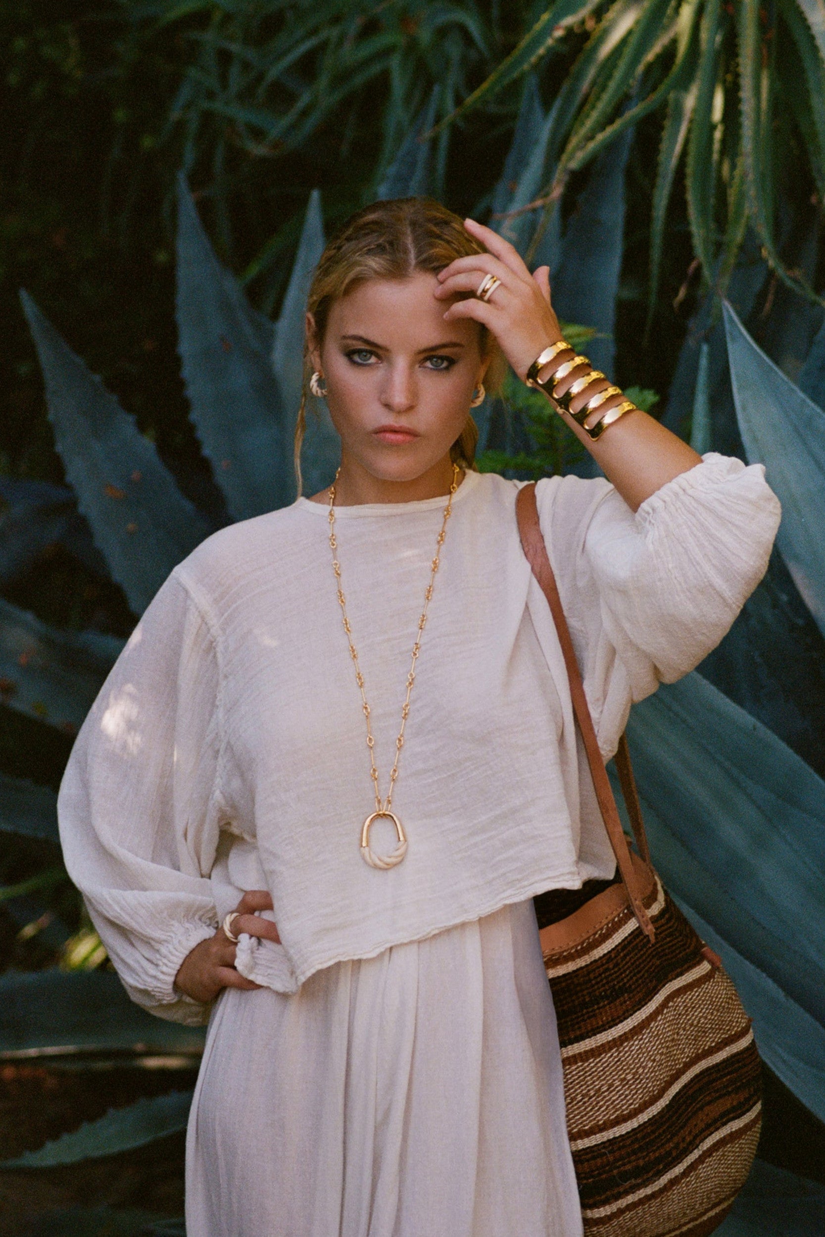 Diana Necklace Ivory Metal Gold