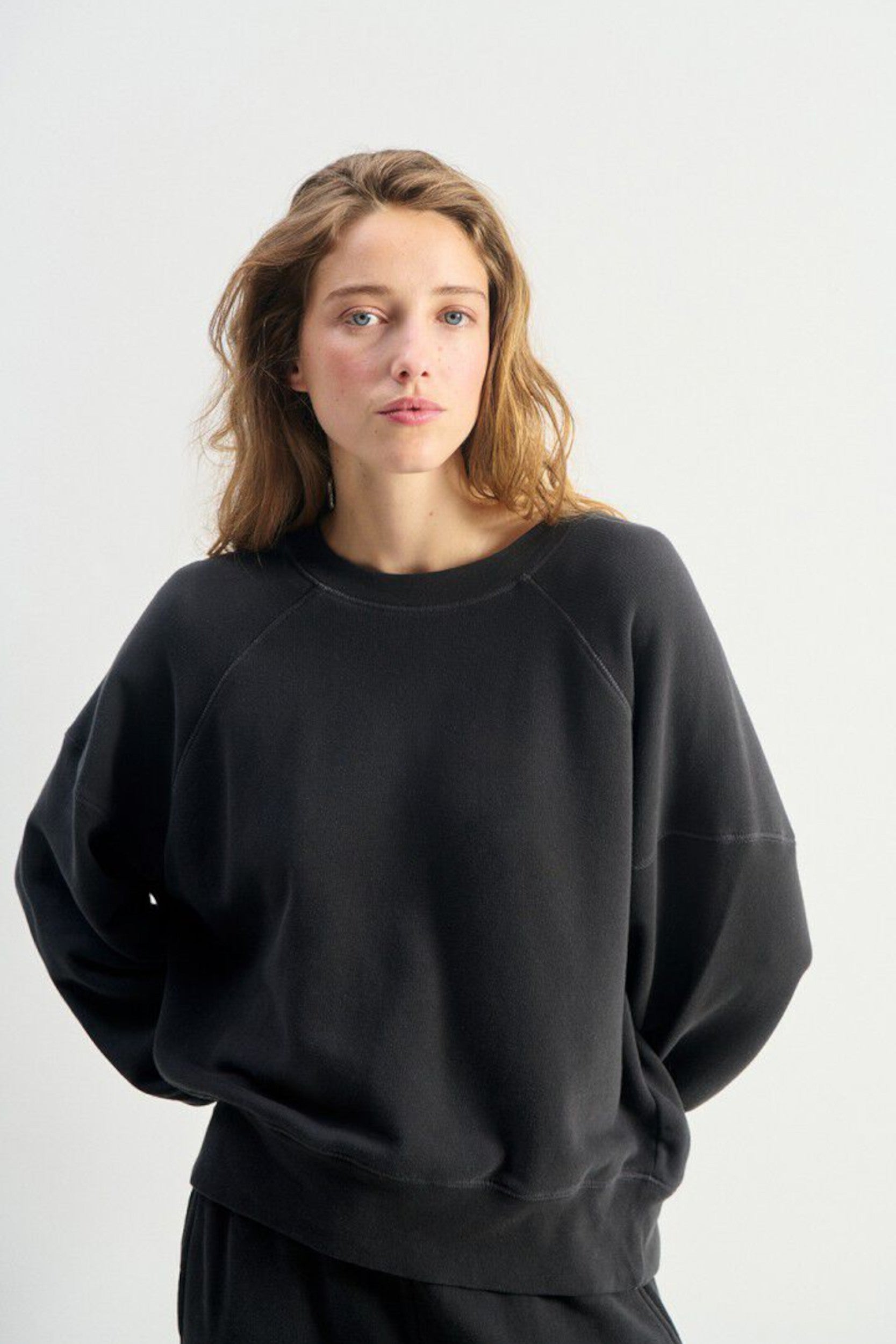 Atu03bh25 Sweater Darkness