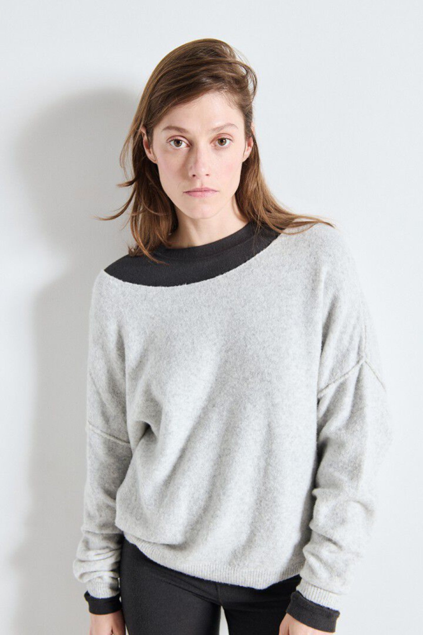 DAM225E26 Sweater Grey Mottled
