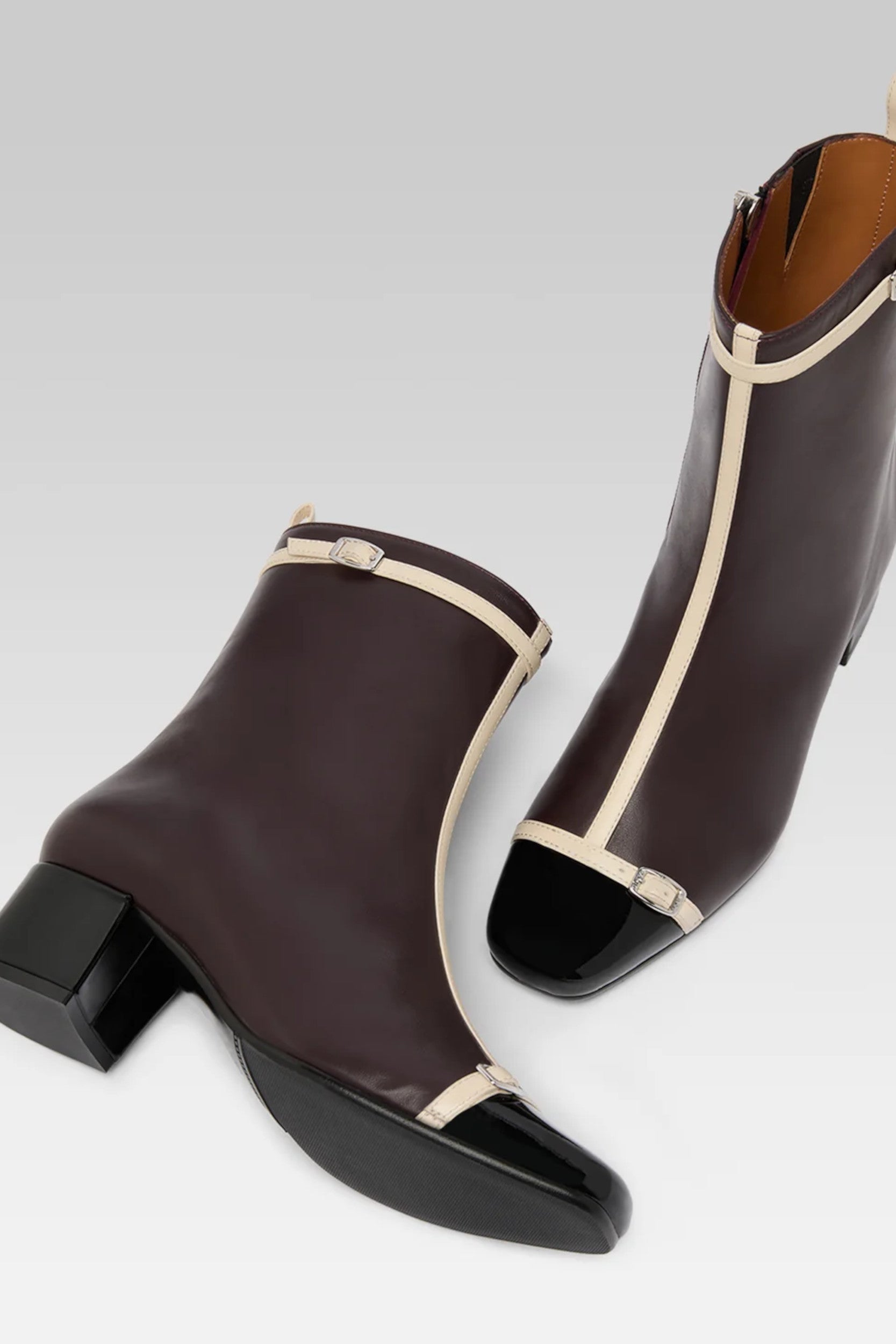 Start Bis Chaussures Aubergine Blanc cassé — Carel