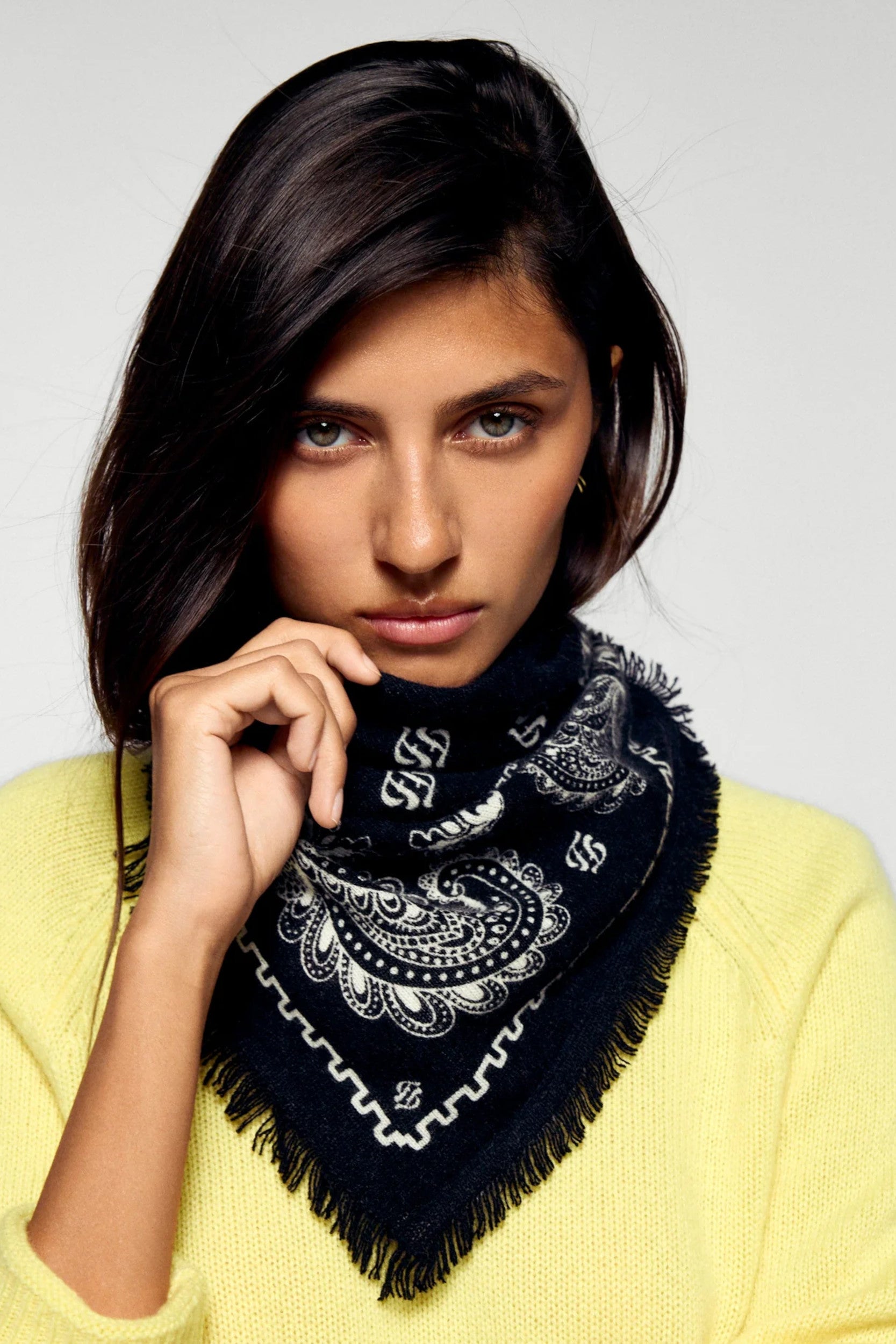 Permafo03309W Scarf Black