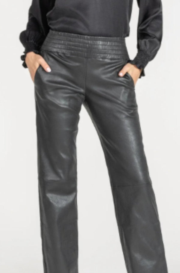 Phela Pant Black