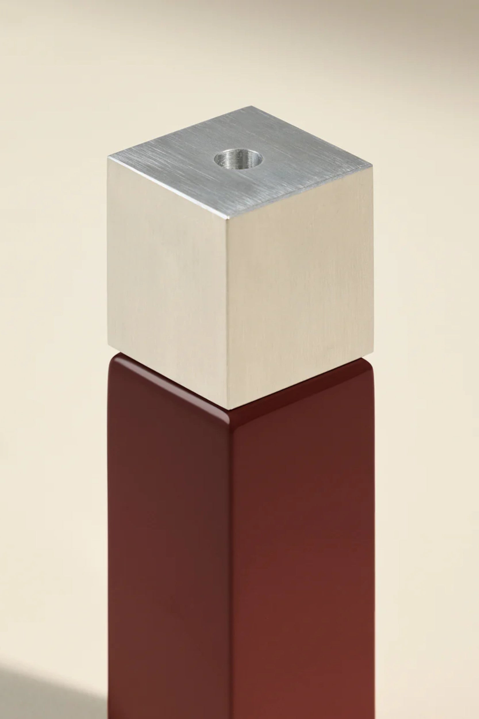 Oscar Candlestick H15 Carmin
