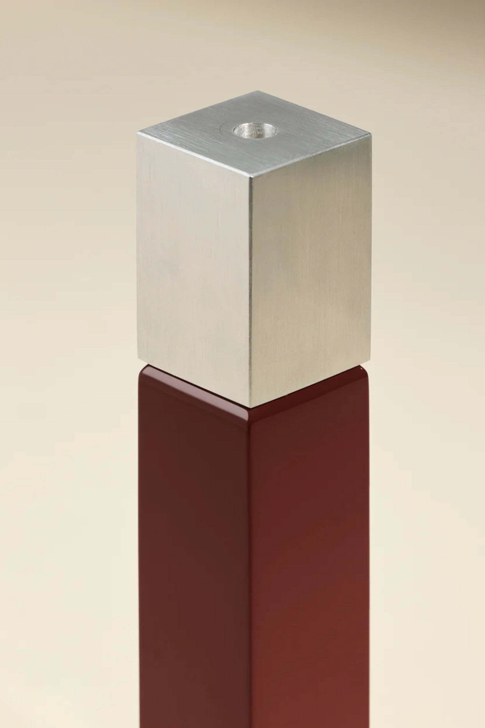 Oscar Candlestick H23 Carmin