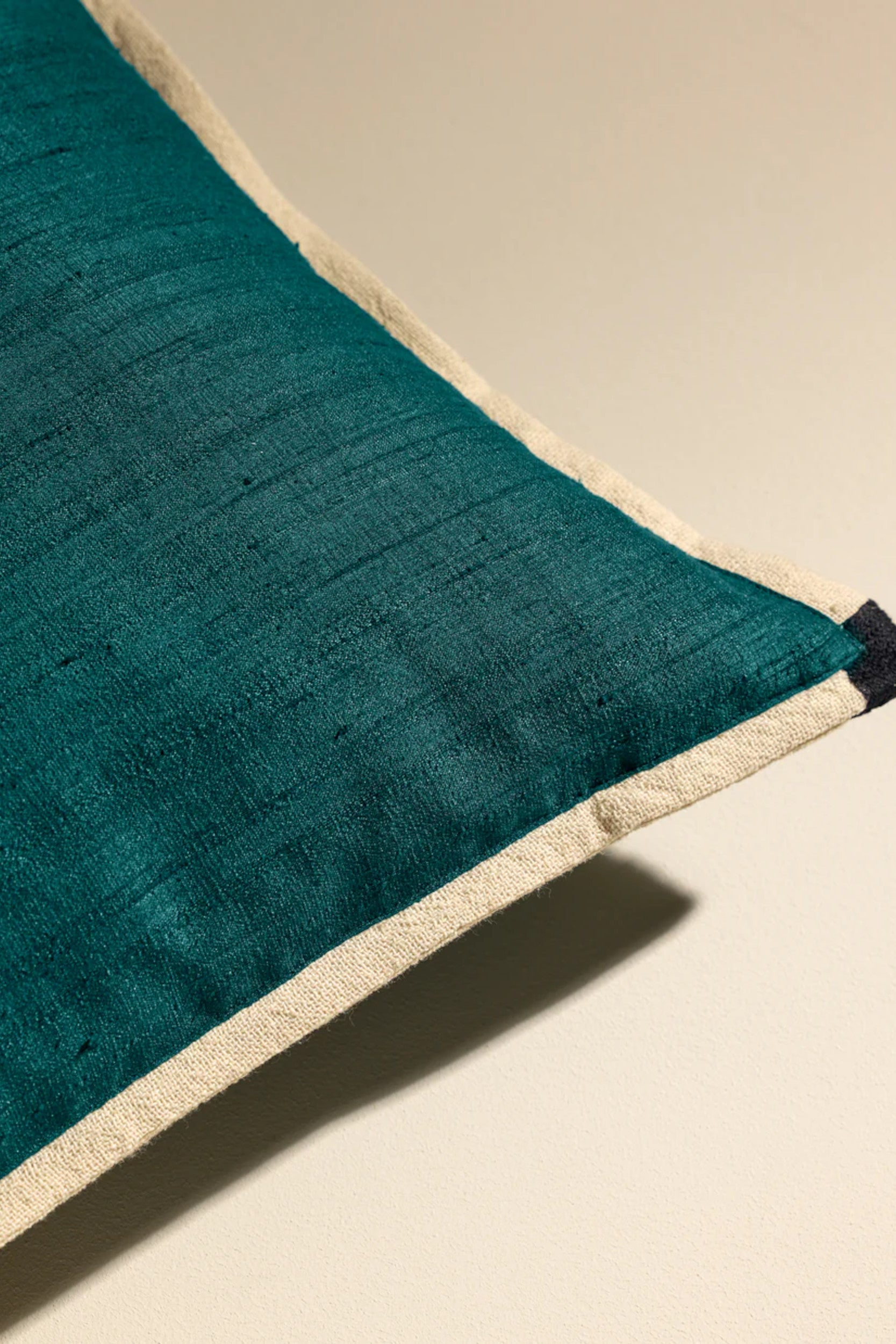 Sequence Cushion Tea