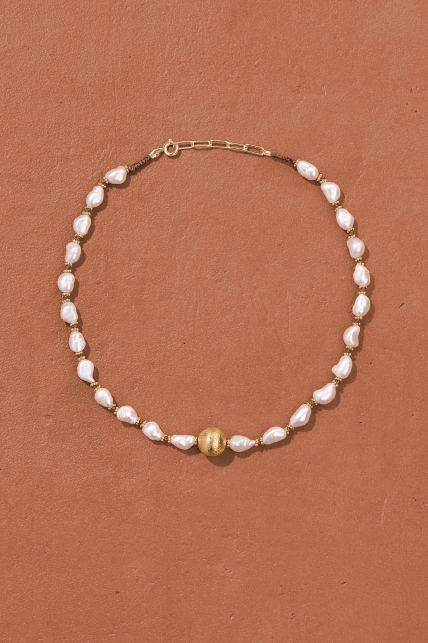 Samhita Necklace Gold