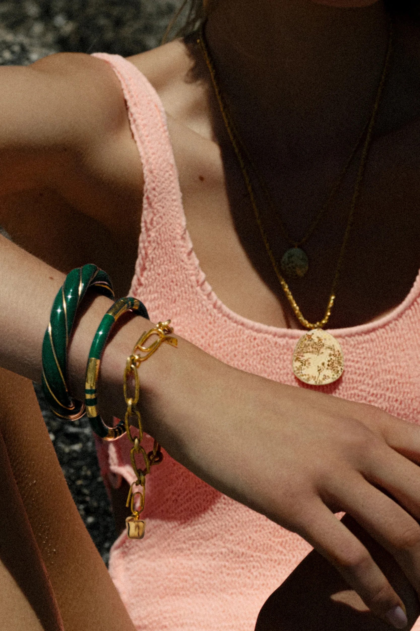 Charm Apple Metal Gold
