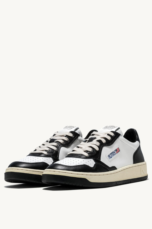 Medalist Low Leather Sneakers White Black