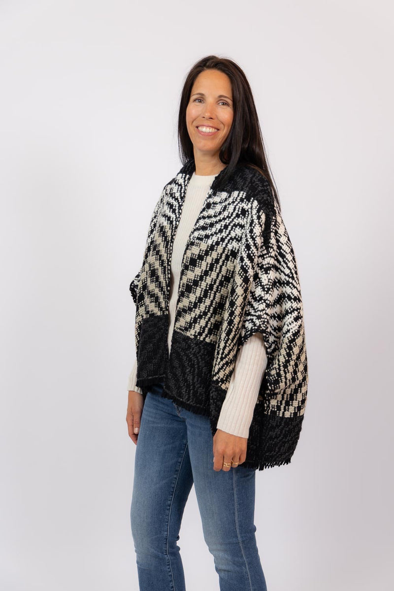 Bella Lose Cardigan Black Sand Beach