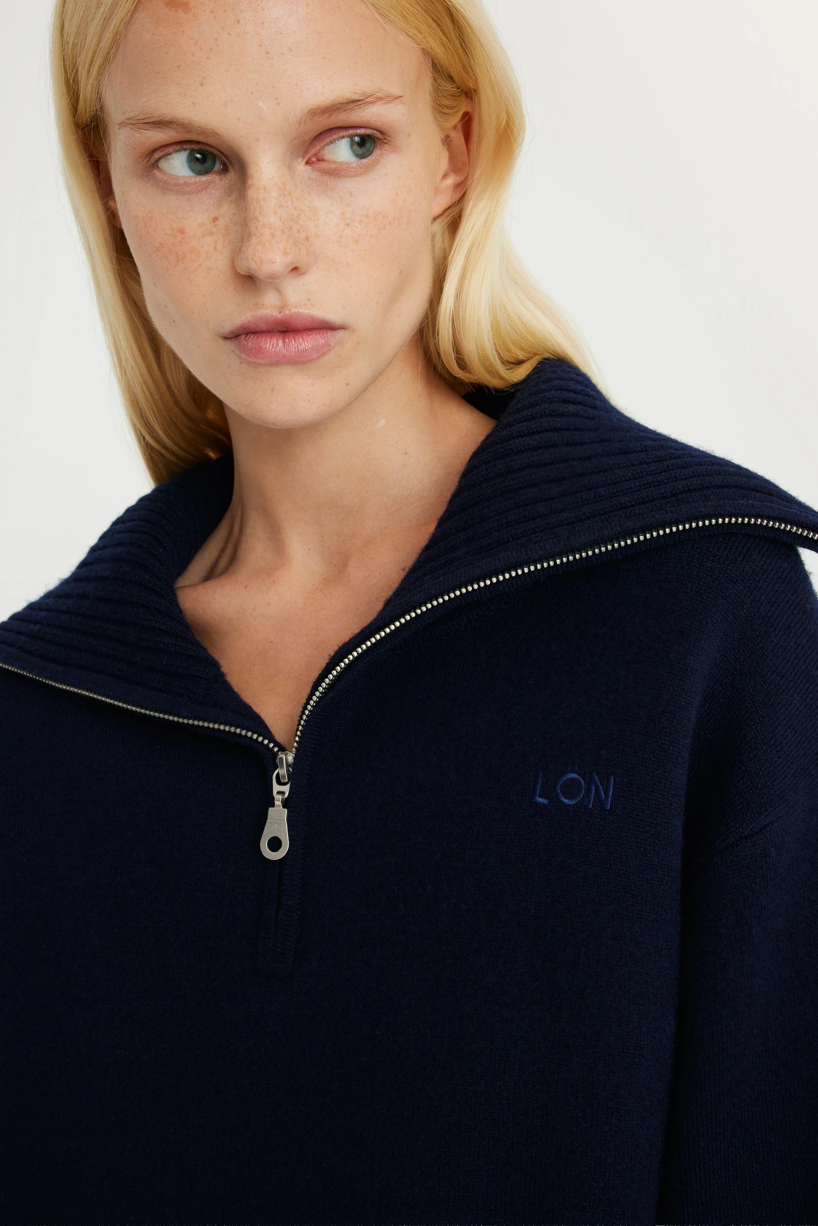 Aiden Pull Bleu marine Margaux Lonnberg, vue 2