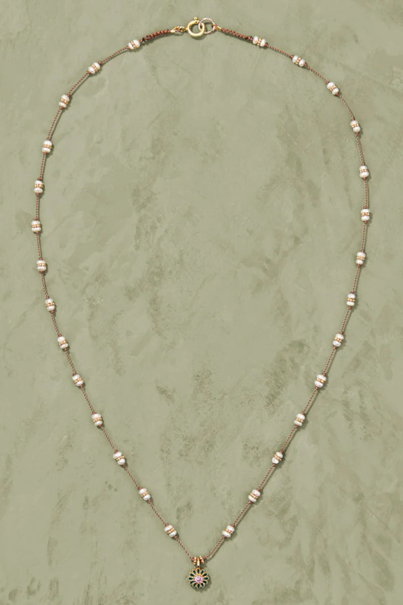 Malä-Saï Necklace Fil beige / perles / émail vert